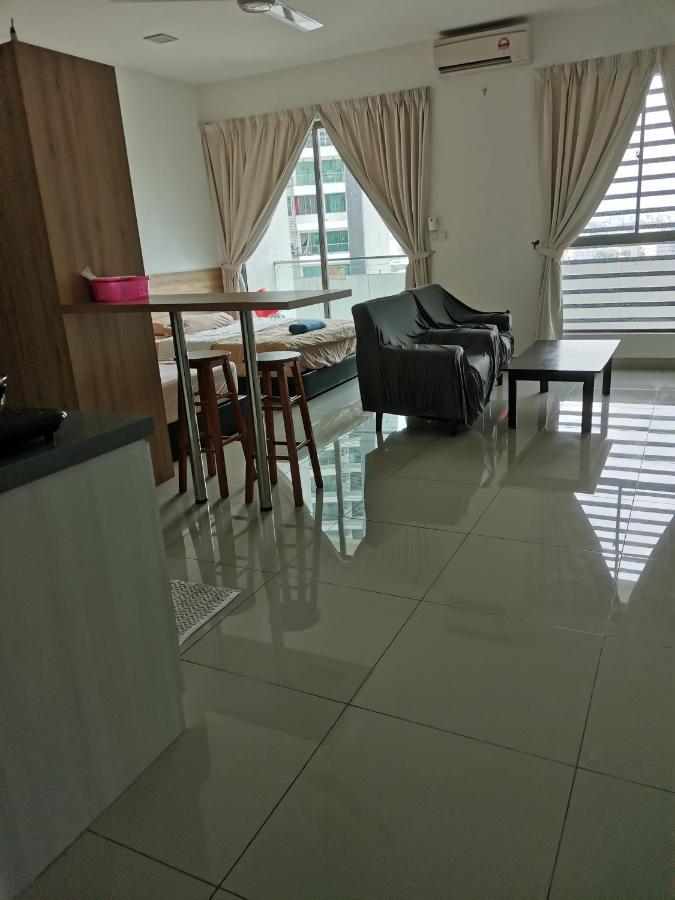 Studio Apartment Cyberjaya Near Bus Terminal Екстер'єр фото